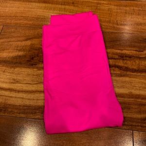 Neon pink, no boundaries women’s small leggings